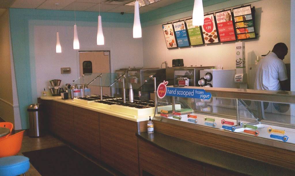 TCBY | bakery | 20385 Mack Ave, Grosse Pointe Woods, MI 48236, USA | 3138815608 OR +1 313-881-5608