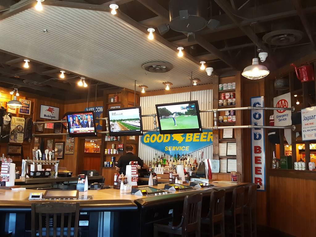 Famous Daves Bar-B-Que | restaurant | 4390 Blue Diamond Rd, Las Vegas, NV 89139, USA | 7026337427 OR +1 702-633-7427