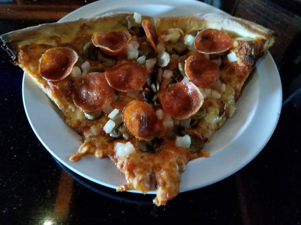 Windward Bar & Grille | restaurant | 282 Windward Passage, Clearwater, FL 33767, USA | 7274425900 OR +1 727-442-5900