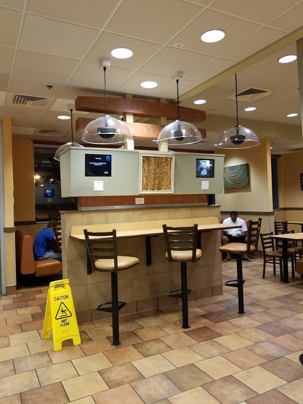 McDonalds | cafe | 705 S N Cumberland St, Lebanon, TN 37087, USA | 6154493299 OR +1 615-449-3299