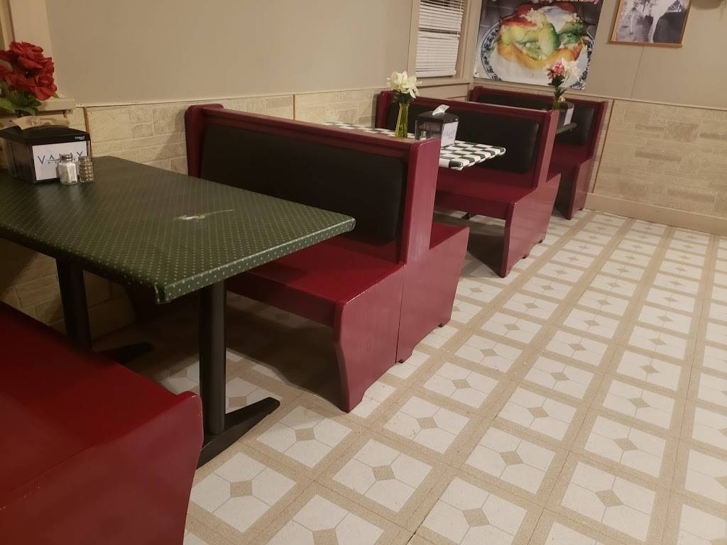 El Pariente Restaurant | restaurant | 140 W Greene St, Postville, IA 52162, USA | 5638633114 OR +1 563-863-3114