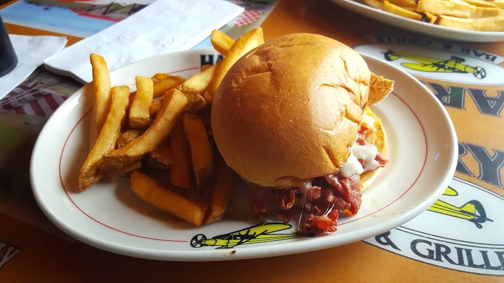 Harrys Bar & Grille | restaurant | 407 W Grove St, Middleborough, MA 02346, USA | 5089479297 OR +1 508-947-9297