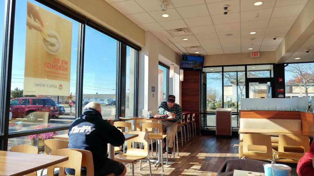 Wendys | restaurant | 554 MA-132, Hyannis, MA 02601, USA | 5087711130 OR +1 508-771-1130
