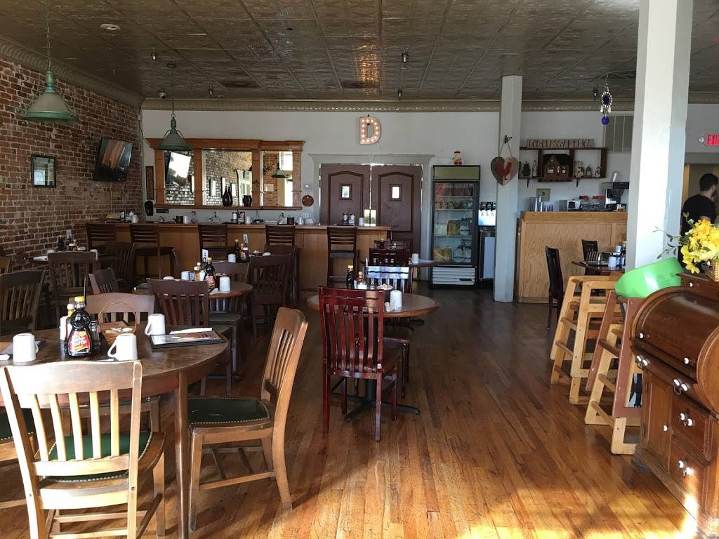 Ds Breakfast and Burgers | restaurant | 423 10th Ave W, Palmetto, FL 34221, USA | 9417764524 OR +1 941-776-4524