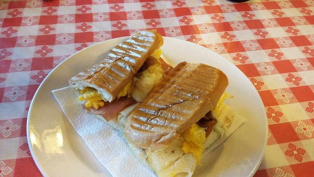 Mi Casita BBQ | restaurant | 321 S John Young Pkwy, Kissimmee, FL 34741, USA | 4079443360 OR +1 407-944-3360