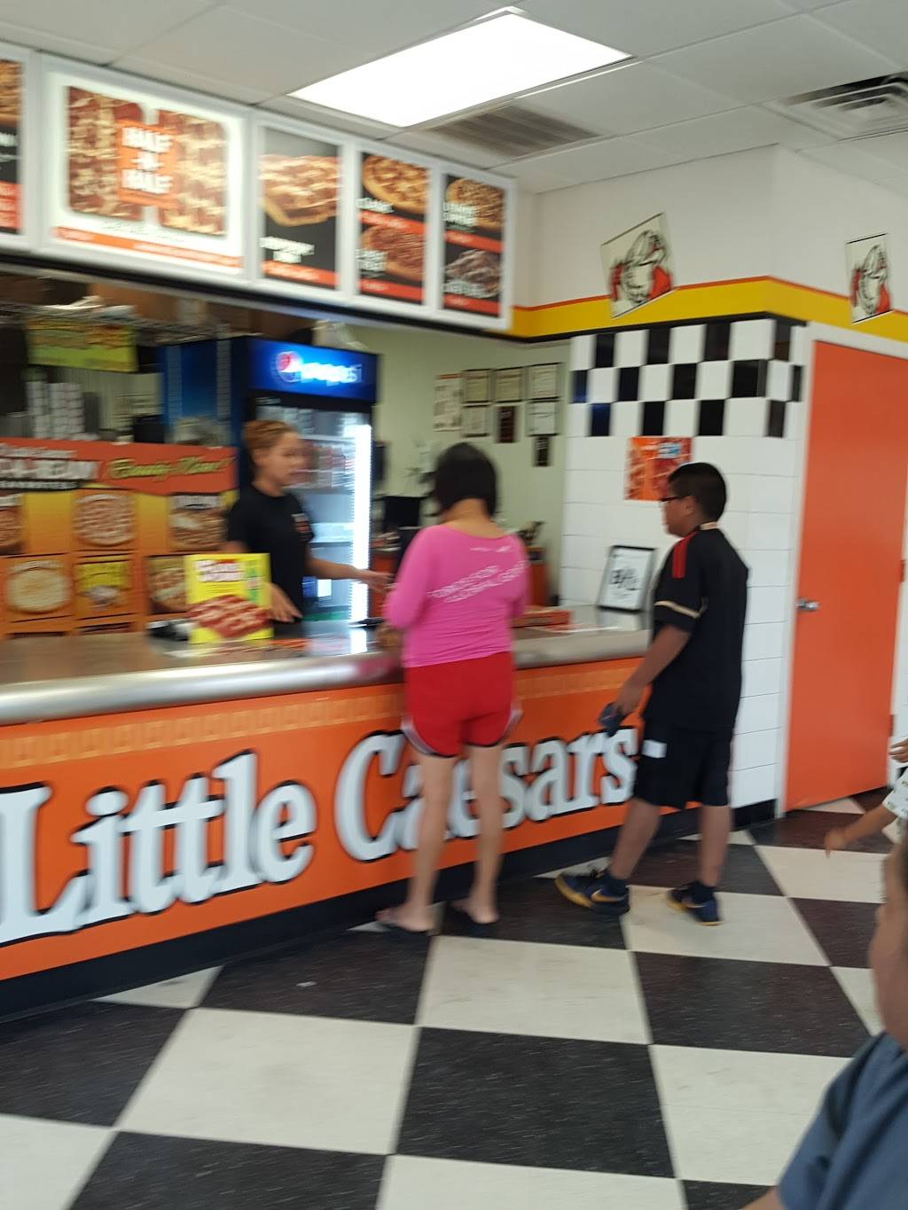 Little Caesars Pizza | meal takeaway | 207 N Zarzamora St, San Antonio, TX 78207, USA | 2102240435 OR +1 210-224-0435