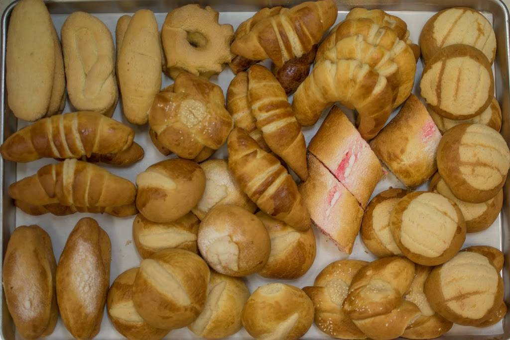 Agua Blanca Panaderia y Restaurante Guatemalteco | restaurant | 1034 N Carrier Pkwy, Grand Prairie, TX 75050, USA | 2145186093 OR +1 214-518-6093