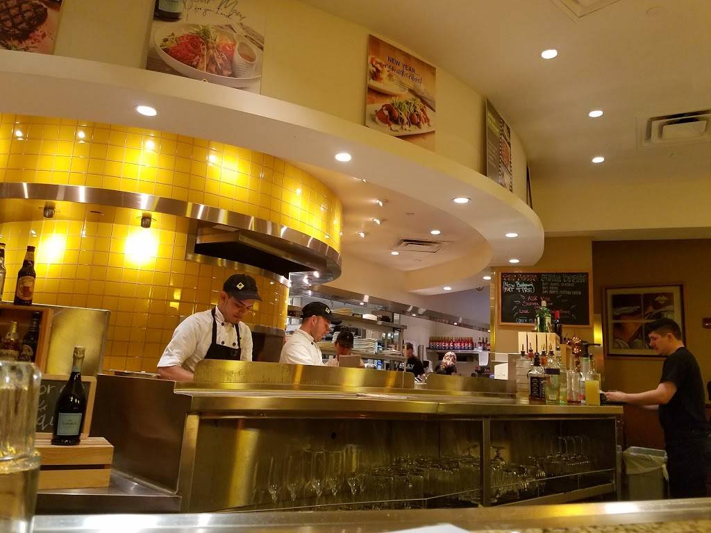 California Pizza Kitchen at Smith Haven Mall | restaurant | 618 Smith Haven Mall, Lake Grove, NY 11755, USA | 6313829610 OR +1 631-382-9610