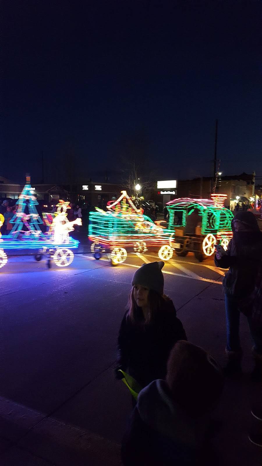 Leamens Bar & Grill | restaurant | 209 N State St, Geneseo, IL 61254, USA | 3099446555 OR +1 309-944-6555