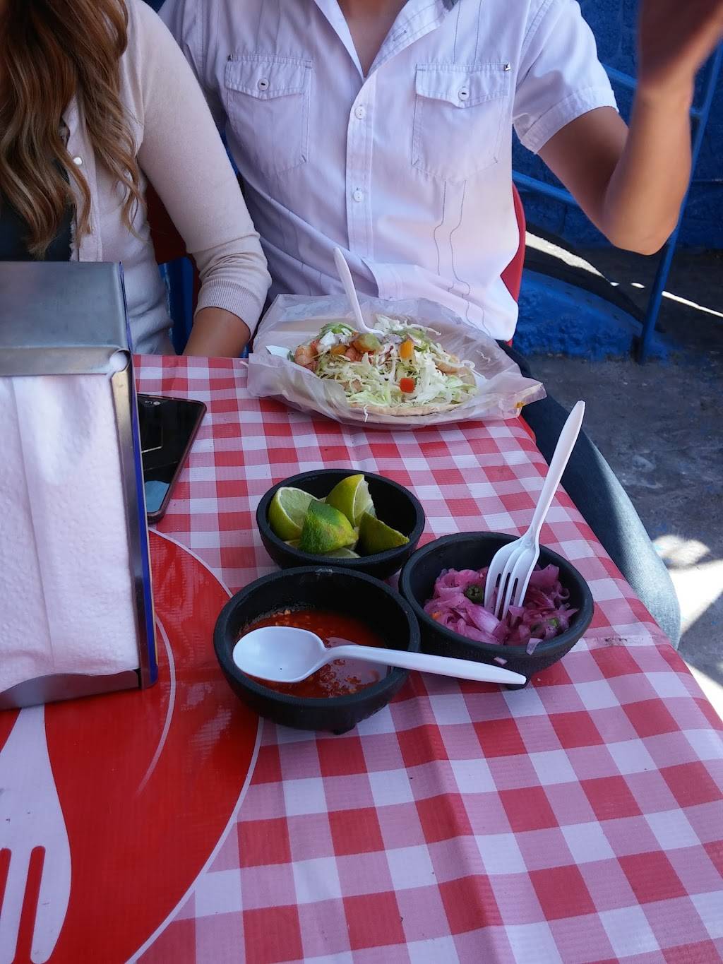 Mariscos Titos | restaurant | Blvd. Fundadores, El Rubi, 22626 Tijuana, B.C., Mexico | 016646370125 OR +52 664 637 0125