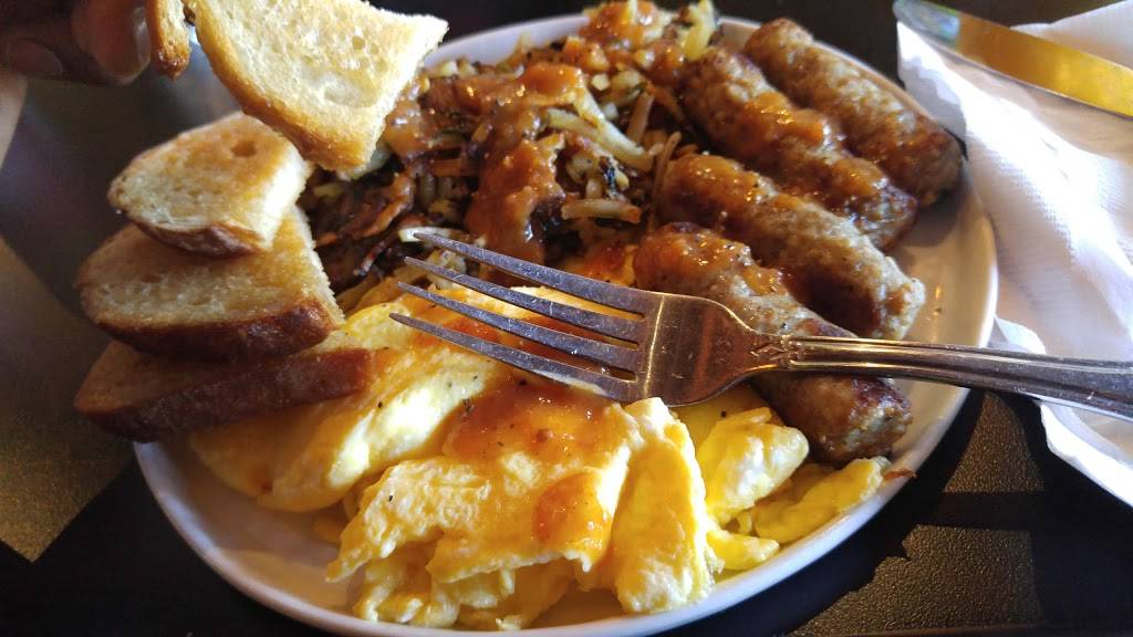 Crown Bar | restaurant | 2705 6th Ave, Tacoma, WA 98406, USA | 2532724177 OR +1 253-272-4177