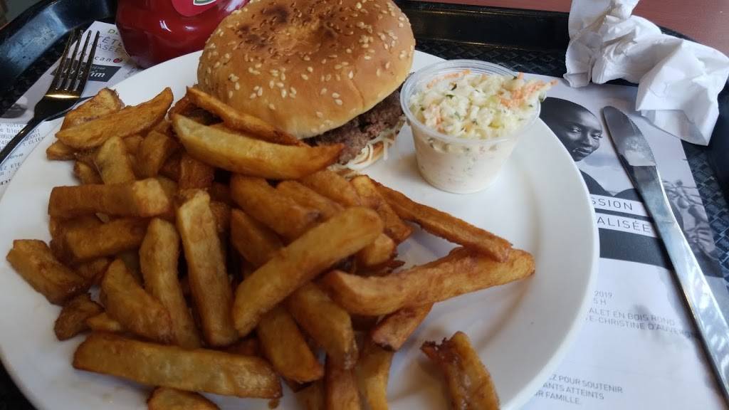 Restaurant La Bonne Fourchette - Pub Totem | meal delivery | 125 Rue Notre Dame, Donnacona, QC G3M 1G3, Canada | 4182853626 OR +1 418-285-3626