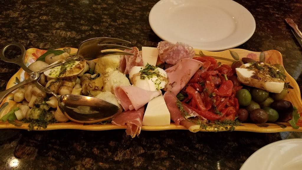 La Vita Mia | restaurant | 38 Hamilton St, Saugus, MA 01906, USA | 7812337227 OR +1 781-233-7227