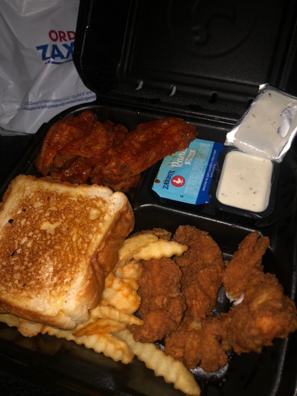 Zaxbys Chicken Fingers & Buffalo Wings | restaurant | 6551 Airport Blvd, Mobile, AL 36608, USA | 2516335612 OR +1 251-633-5612