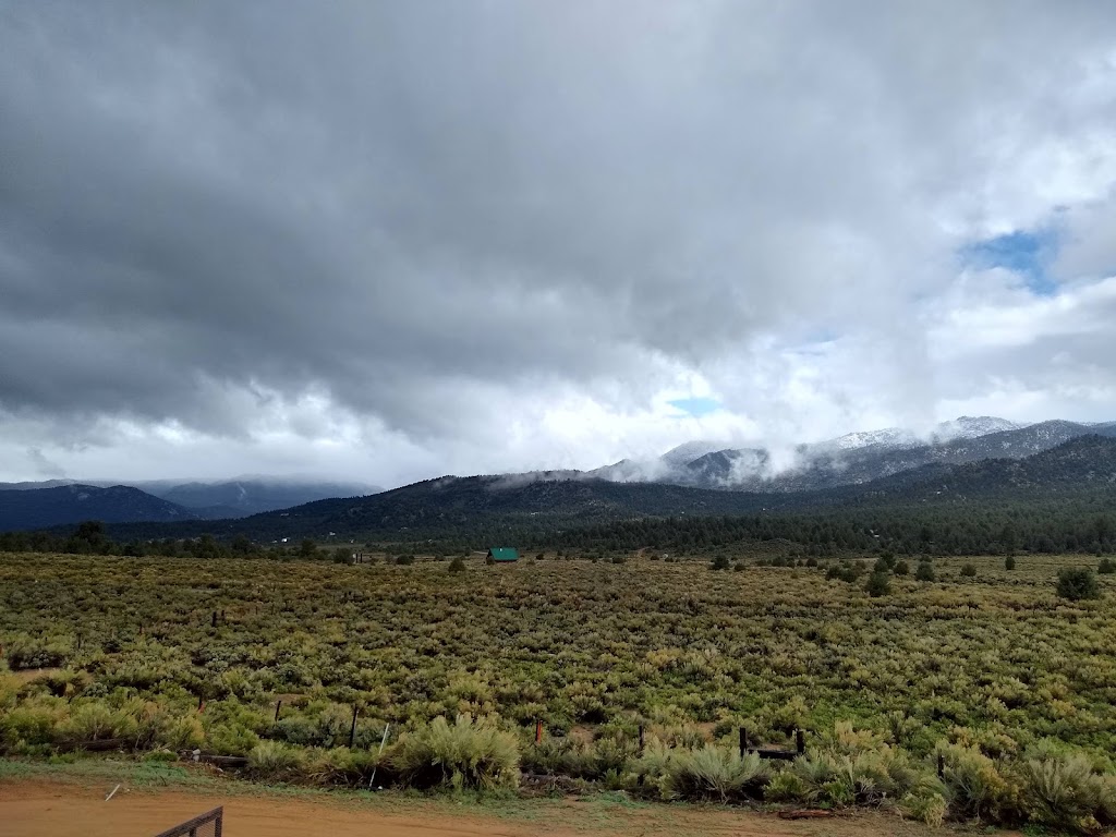 Grumpy Bears Retreat | restaurant | 98887 Kennedy Meadow Rd, Inyokern, CA 93527, USA | 5598502327 OR +1 559-850-2327