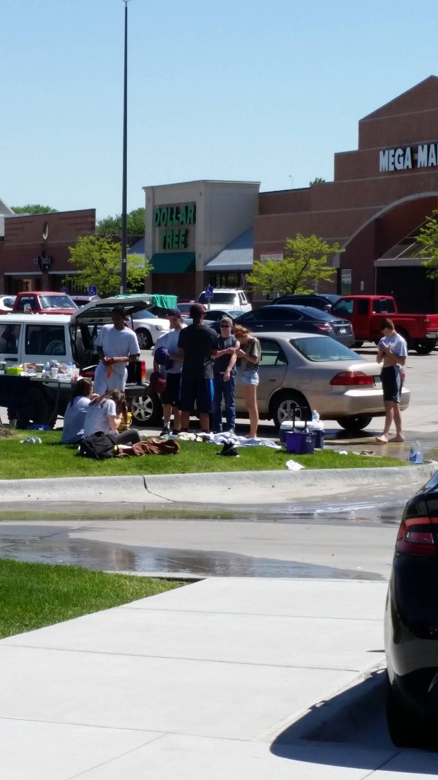 Freddys Frozen Custard & Steakburgers | restaurant | 5210 S 136th St, Omaha, NE 68137, USA | 4029052821 OR +1 402-905-2821