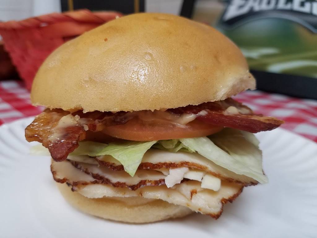 Hungry Dog Grill | restaurant | 88 Hartford Rd Swt E, Moorestown, NJ 08057, USA | 8562722043 OR +1 856-272-2043