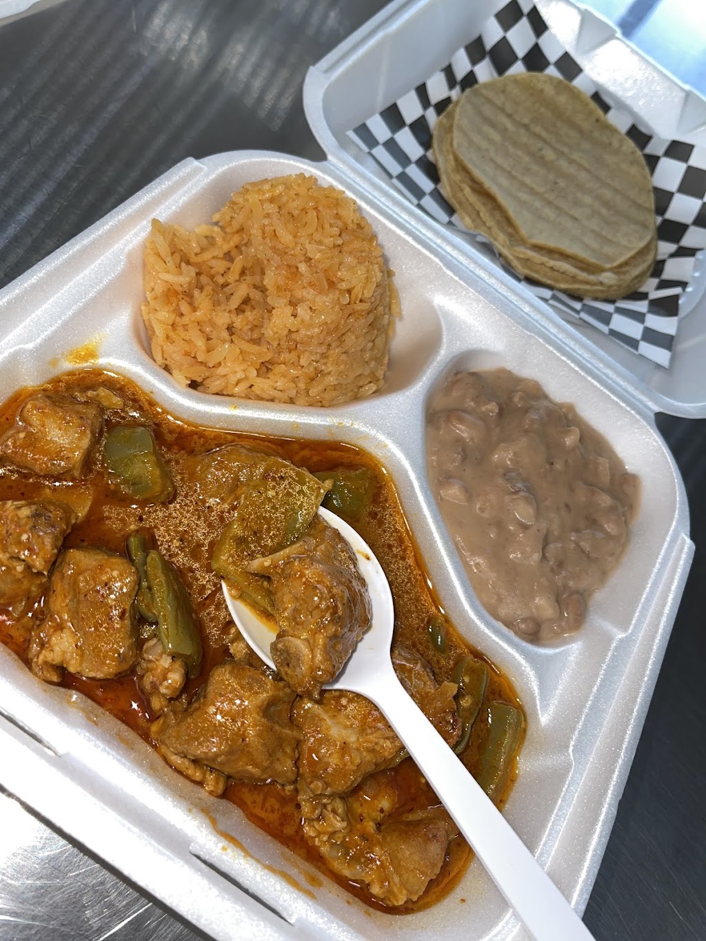 Rollin’ Oaxaca | restaurant | 271 Southside Dr, San Jose, CA 95111, USA | 4084177659 OR +1 408-417-7659