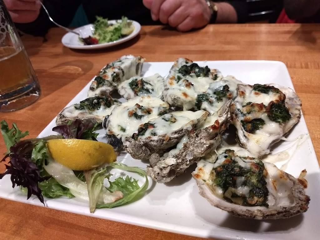 Harpoon Larrys Fish House & Oyster Bar | restaurant | 621 J Clyde Morris Blvd, Newport News, VA 23601, USA | 7578270600 OR +1 757-827-0600