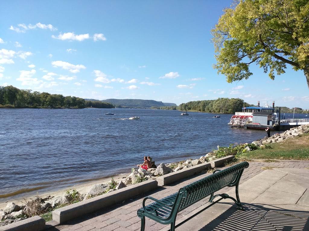 La Crosse Queen Cruises | restaurant | 405 E Veterans Memorial Dr, La Crosse, WI 54601, USA | 6087848523 OR +1 608-784-8523