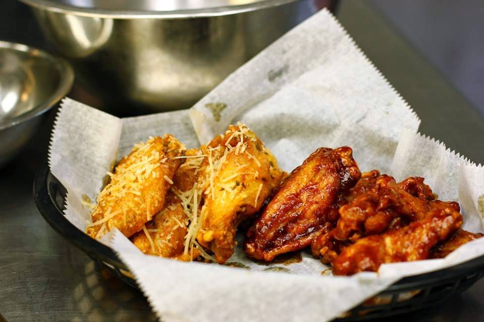 Puckers Sports Pub & Grille | restaurant | 3199 Whitewood St NW, North Canton, OH 44720, USA | 3309663373 OR +1 330-966-3373