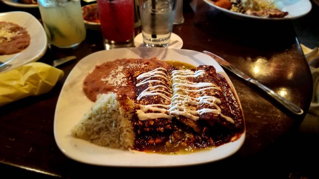 Matador Cantina | restaurant | 111 N Harbor Blvd, Fullerton, CA 92832, USA | 7148718226 OR +1 714-871-8226