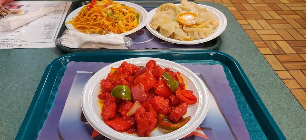 Moms MoMo and Deli | restaurant | 5550 Derry St, Harrisburg, PA 17111, USA | 7176956847 OR +1 717-695-6847