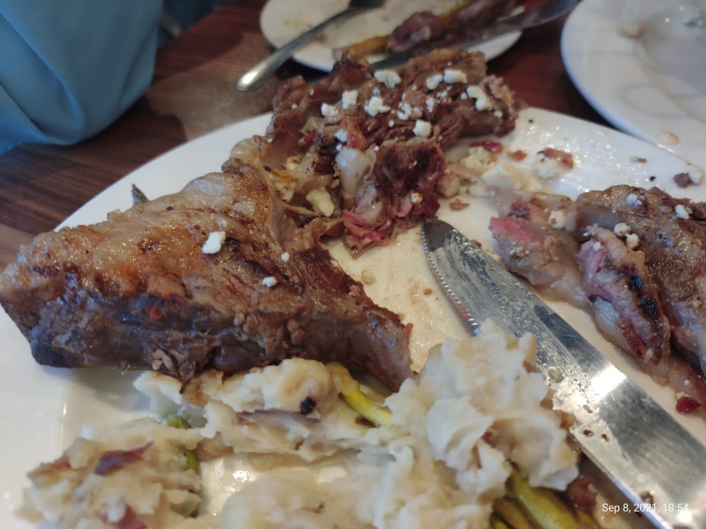 Dockside Inn and Tavern | restaurant | 17 Pritham Ave, Greenville, ME 04441, USA | 2076953663 OR +1 207-695-3663