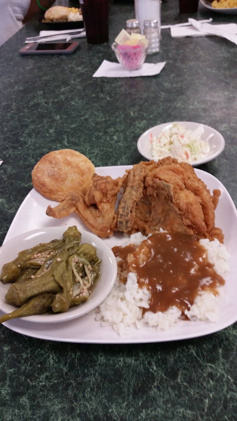 Shady Rest Family Restaurant | restaurant | 477 S Georgetown Hwy, Johnsonville, SC 29555, USA | 8433863667 OR +1 843-386-3667