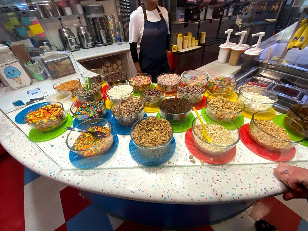 Brendy’s Ice Cream & Yogurt | restaurant | 9 NE 2nd Ave, Delray Beach, FL 33444, USA | 5614507402 OR +1 561-450-7402