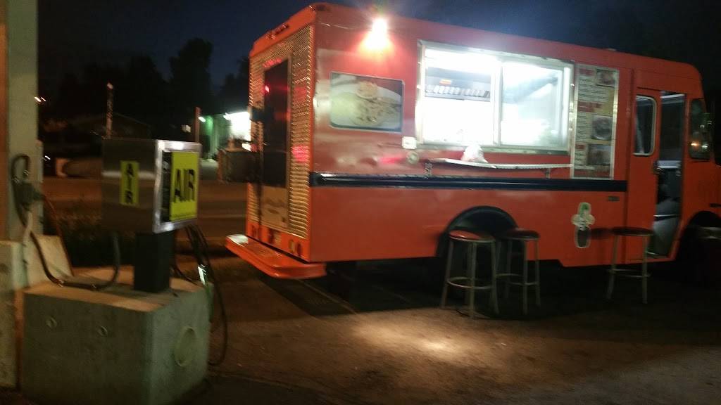 La Salvadoreña Pupusas | restaurant | 1000 Knox Ct, Denver, CO 80204, USA | 7206486970 OR +1 720-648-6970