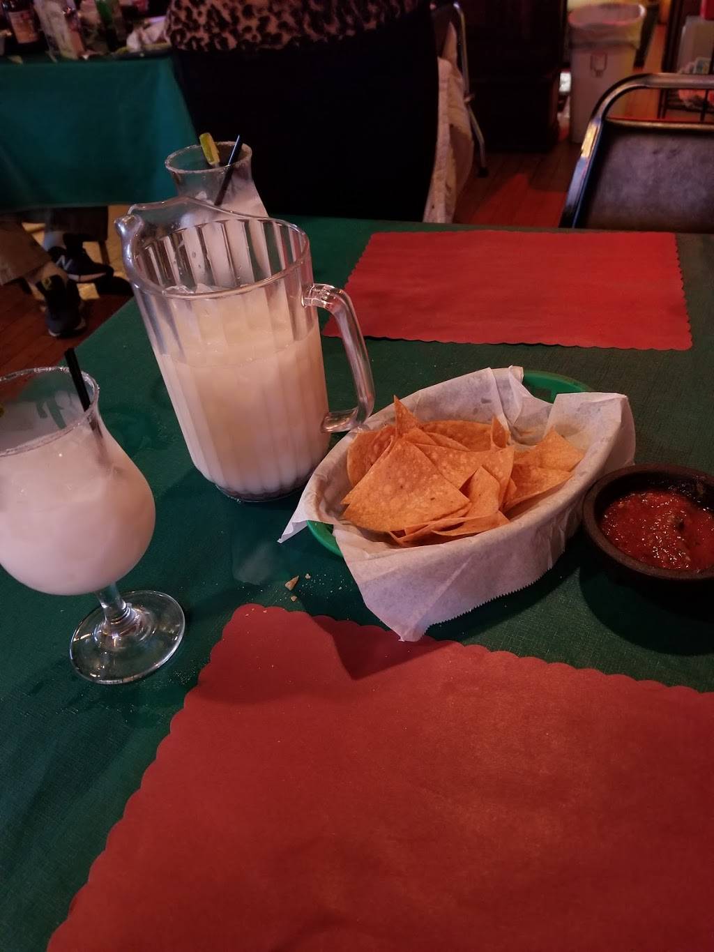 Swayz Mexican Grill | restaurant | 4048 S Packard Ave, St Francis, WI 53235, USA | 4144861380 OR +1 414-486-1380