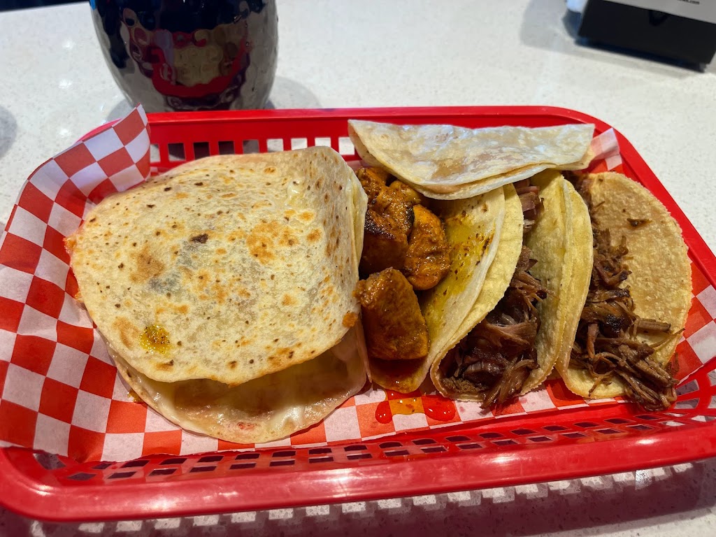 El Taco Santo | restaurant | 835 S Gilbert Rd Suite 104, Gilbert, AZ 85296, USA | 4805973155 OR +1 480-597-3155