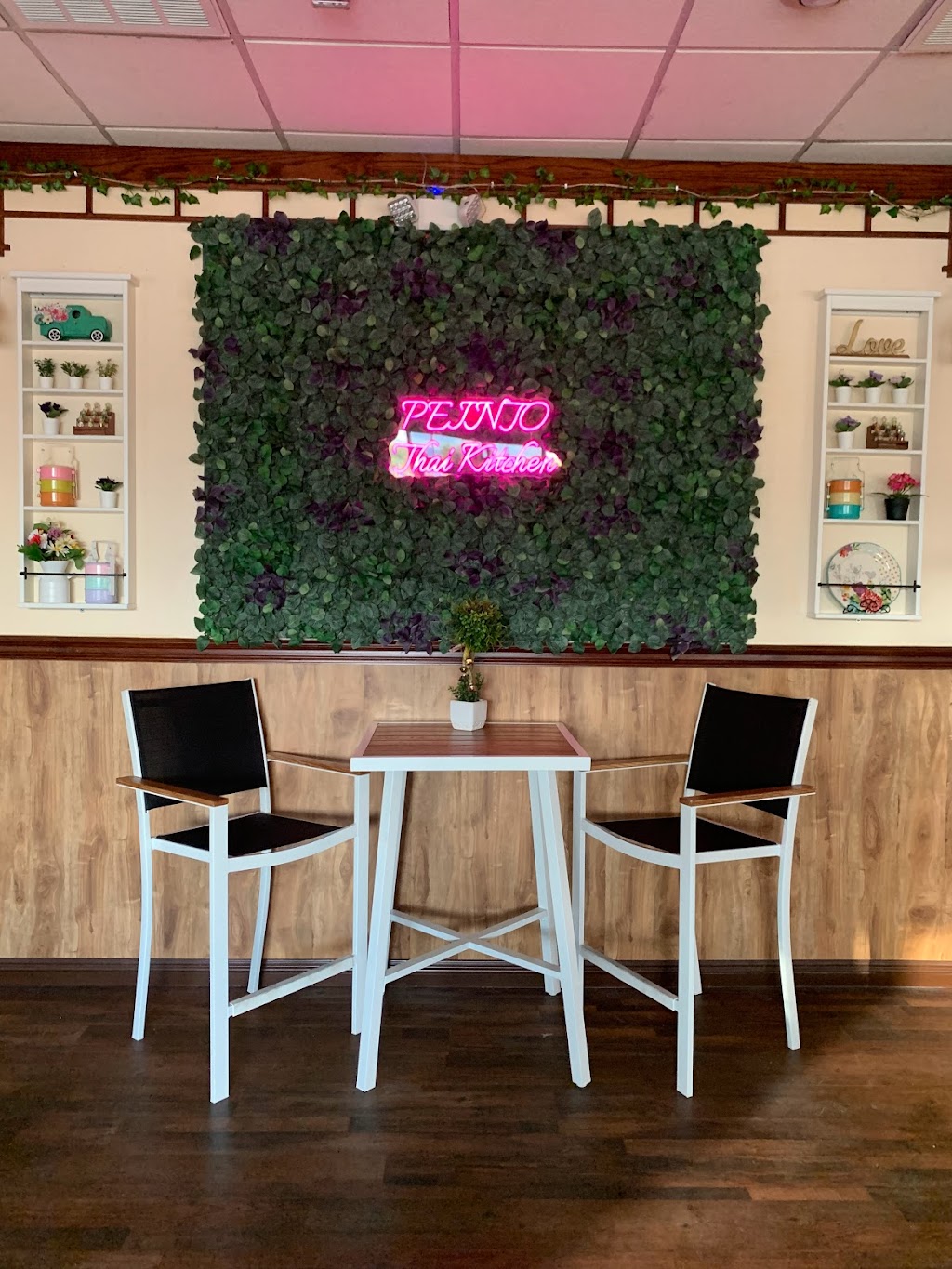 Peinto Thai Kitchen | restaurant | 7045 W Ann Rd Suite 110, Las Vegas, NV 89130, USA | 7026400944 OR +1 702-640-0944