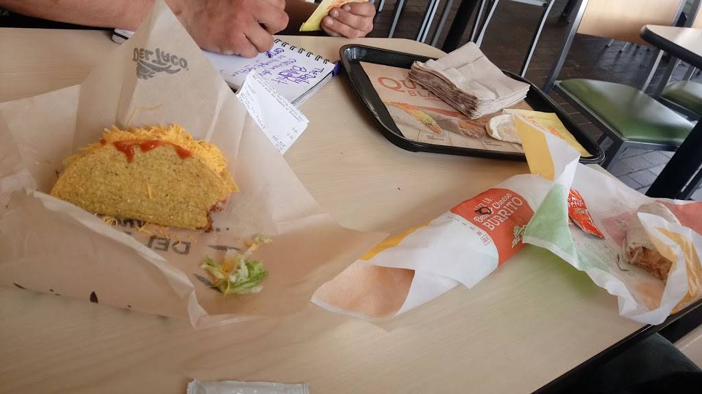 Del Taco | meal takeaway | 5740 Riverside Dr, Chino, CA 91710, USA | 9096275917 OR +1 909-627-5917
