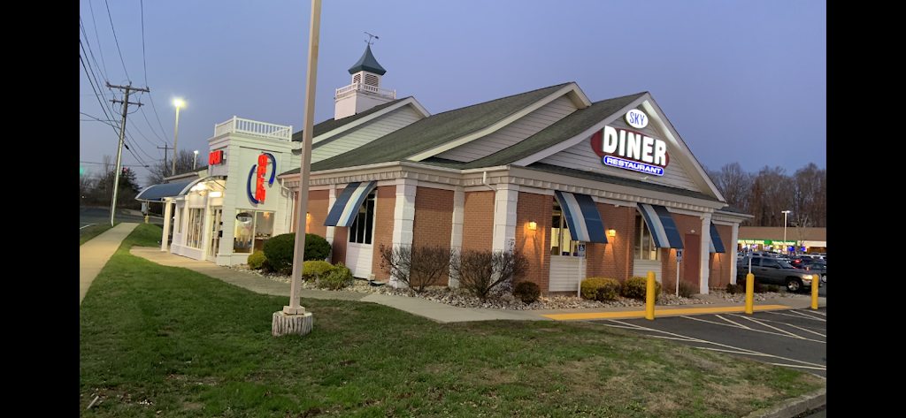 Sky Diner | restaurant | 30 Leetes Island Rd, Branford, CT 06405, USA | 2032081096 OR +1 203-208-1096
