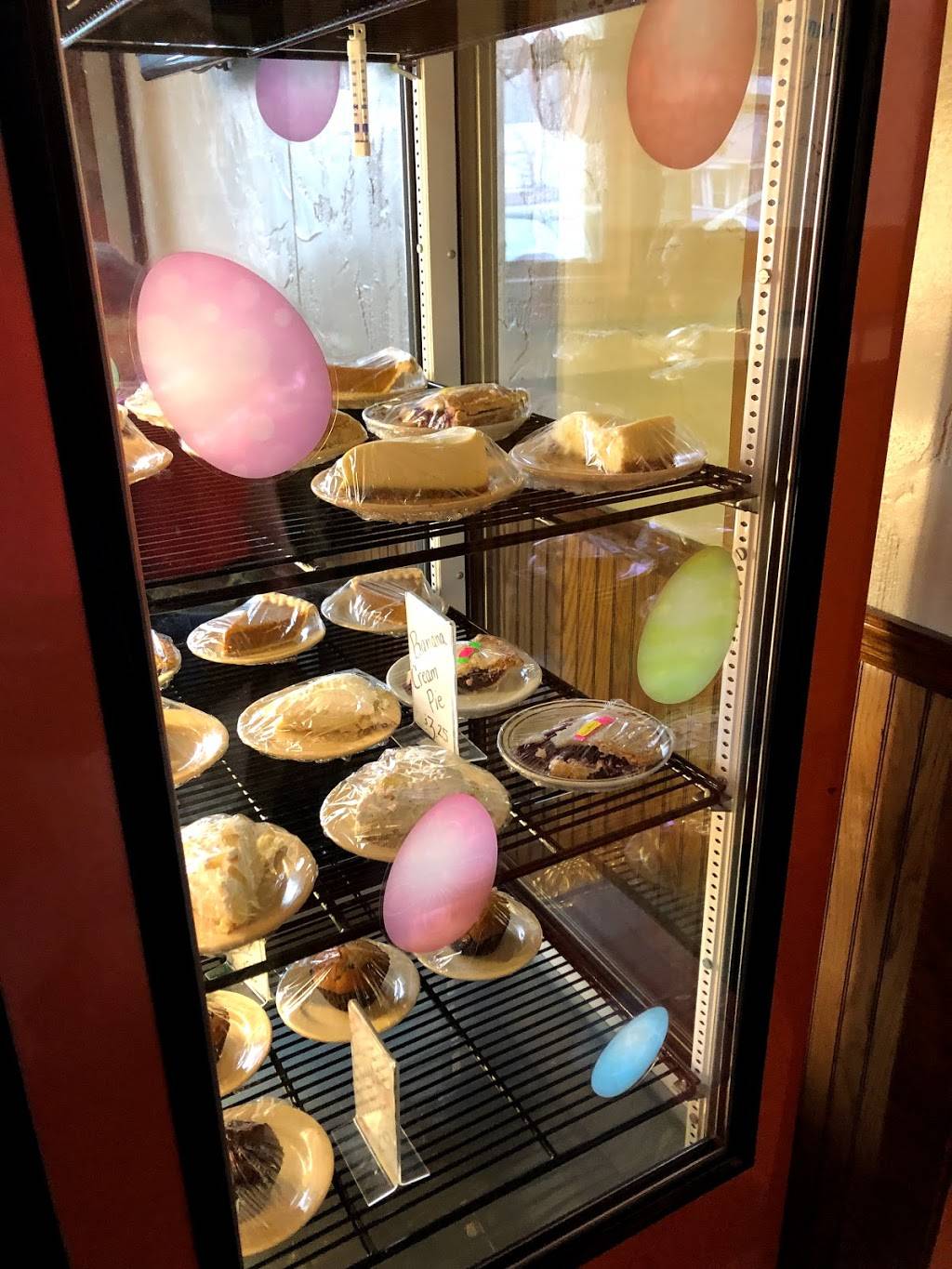 Hometown Family Restaurant | restaurant | 1400 Marinette Ave, Marinette, WI 54143, USA | 7157353640 OR +1 715-735-3640