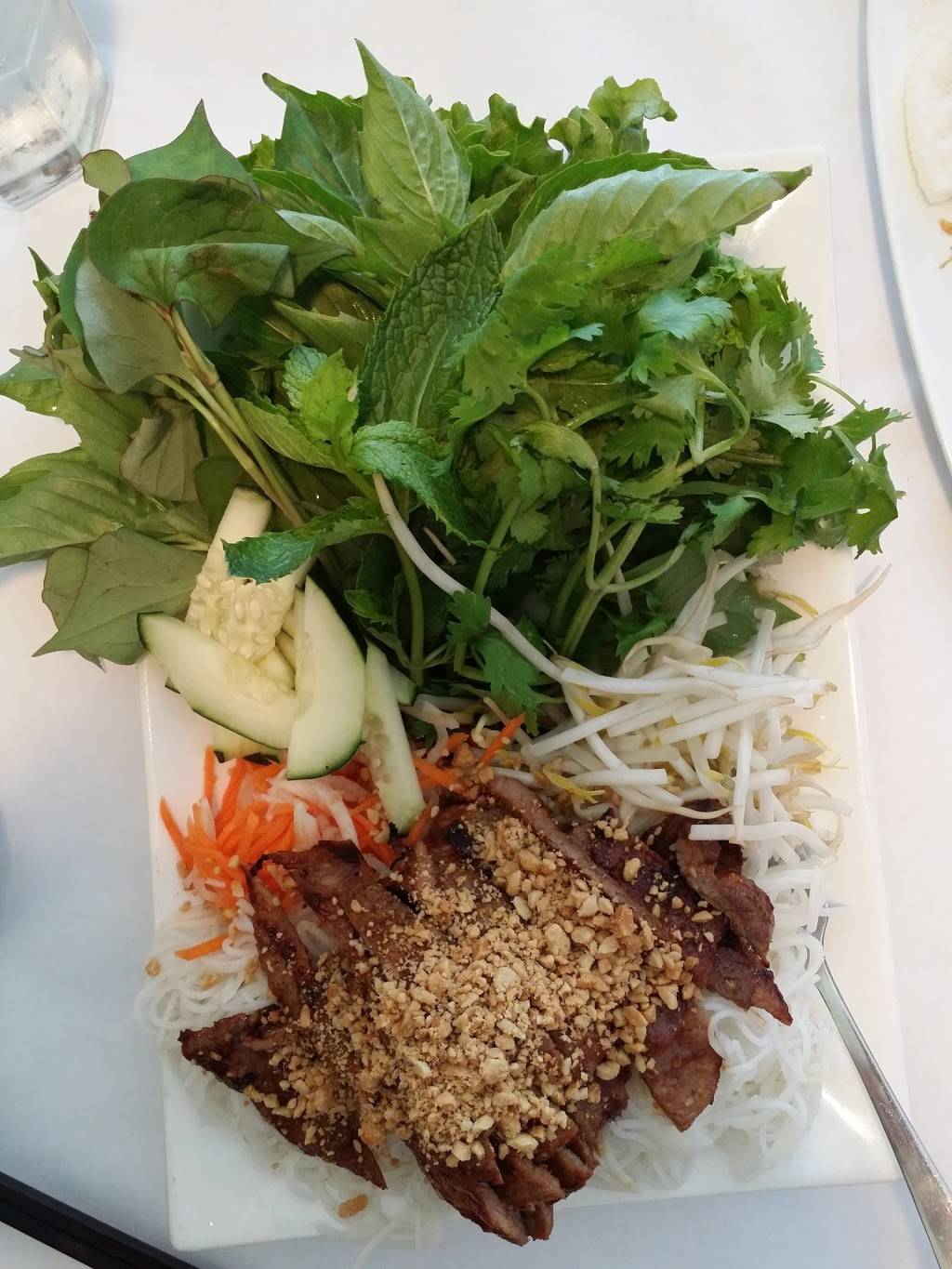 Hoanh Long Vietnamese & Chinese Restaurant | restaurant | 6148 N Lincoln Ave, Chicago, IL 60659, USA | 7735837770 OR +1 773-583-7770