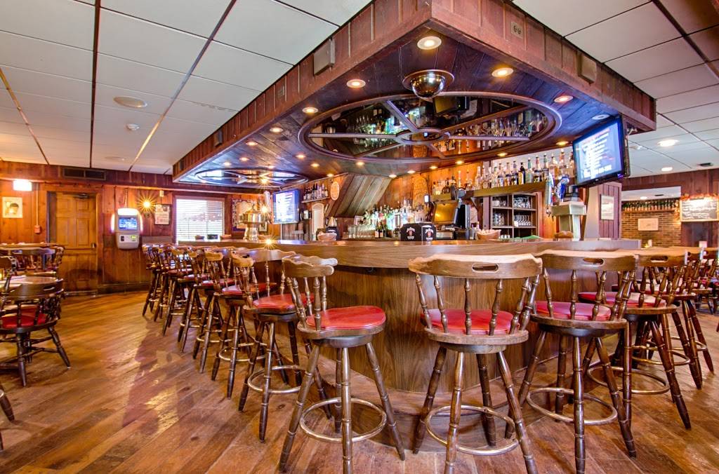 Country House | restaurant | 241 55th St, Clarendon Hills, IL 60514, USA | 6303251444 OR +1 630-325-1444