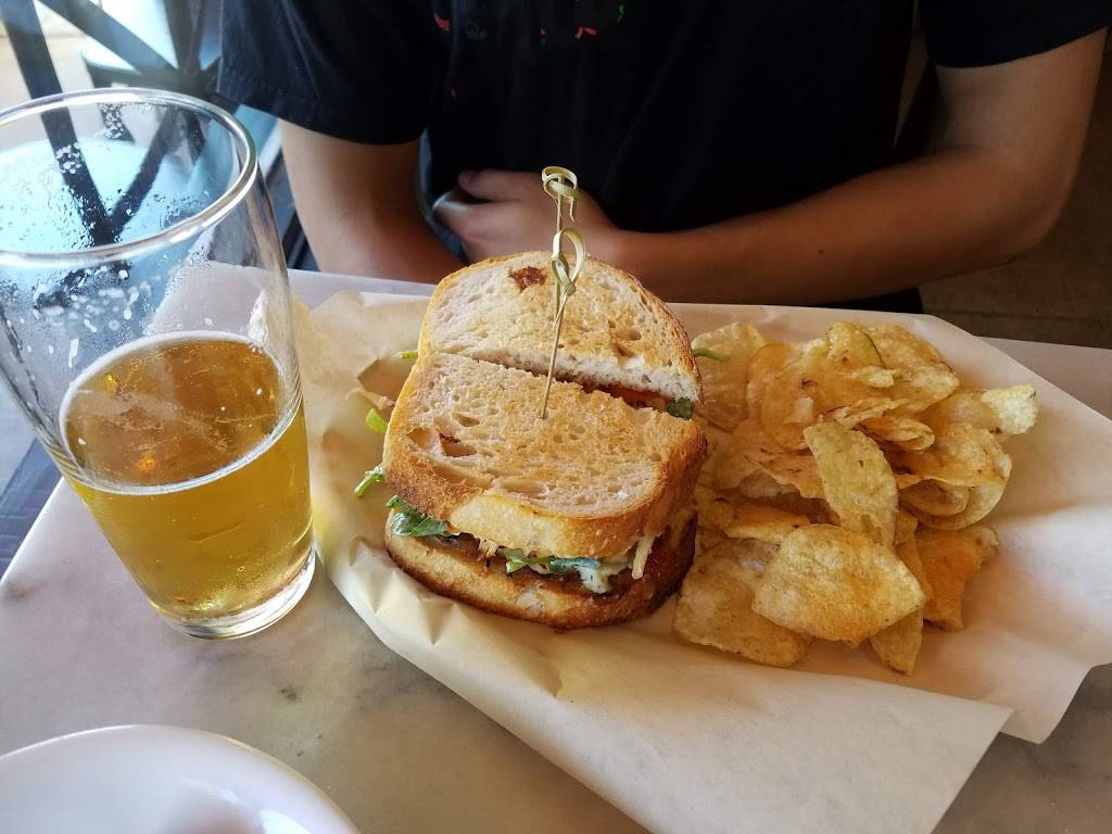 The Goat & Vine | restaurant | 41911 5th St #100, Temecula, CA 92590, USA | 9516955600 OR +1 951-695-5600