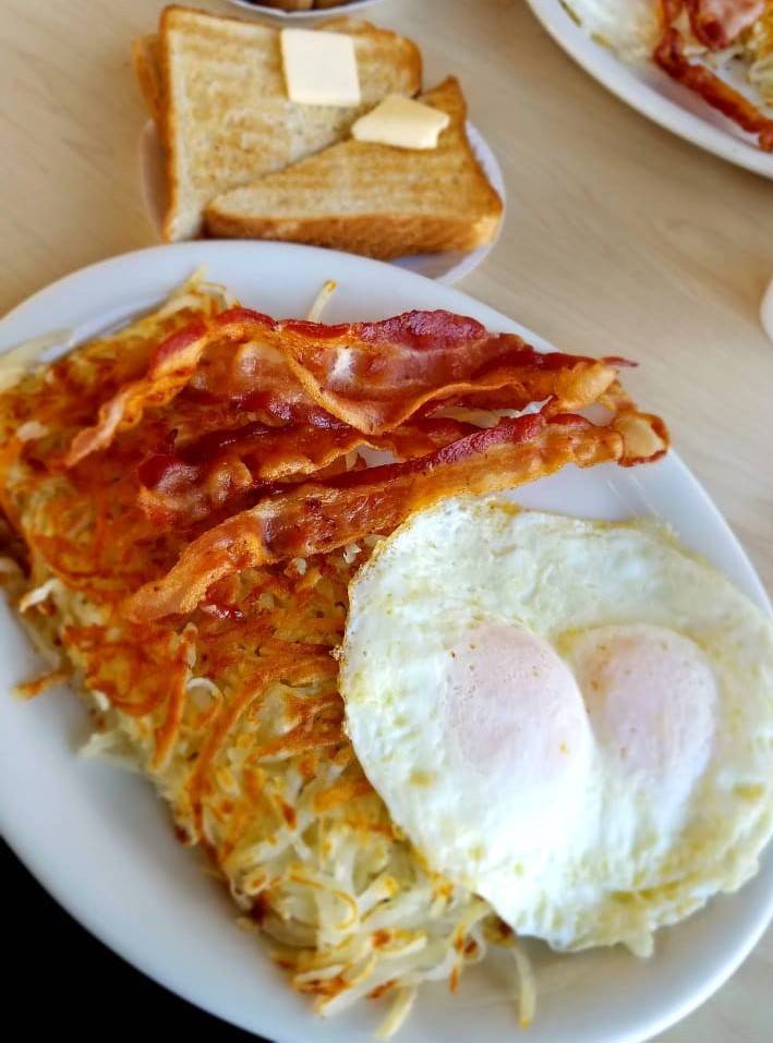 Vegas Burgers Breakfast & Seafood | restaurant | 598 W Holt Ave A, Pomona, CA 91768, USA | 9096223555 OR +1 909-622-3555