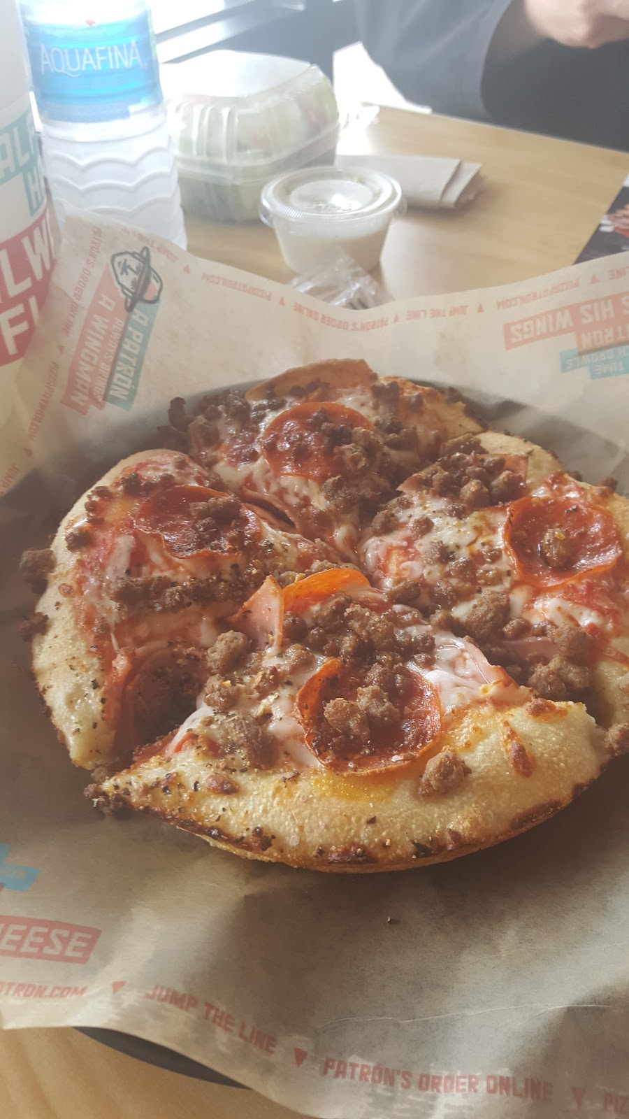 Pizza Patrón | restaurant | 7959 Fredericksburg Rd, San Antonio, TX 78229, USA | 2104740194 OR +1 210-474-0194