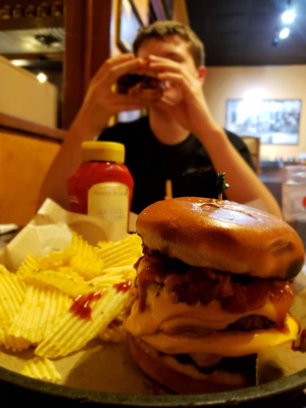 Kristis Pour House | restaurant | 211 E Main St, Hart, MI 49420, USA | 2318732378 OR +1 231-873-2378