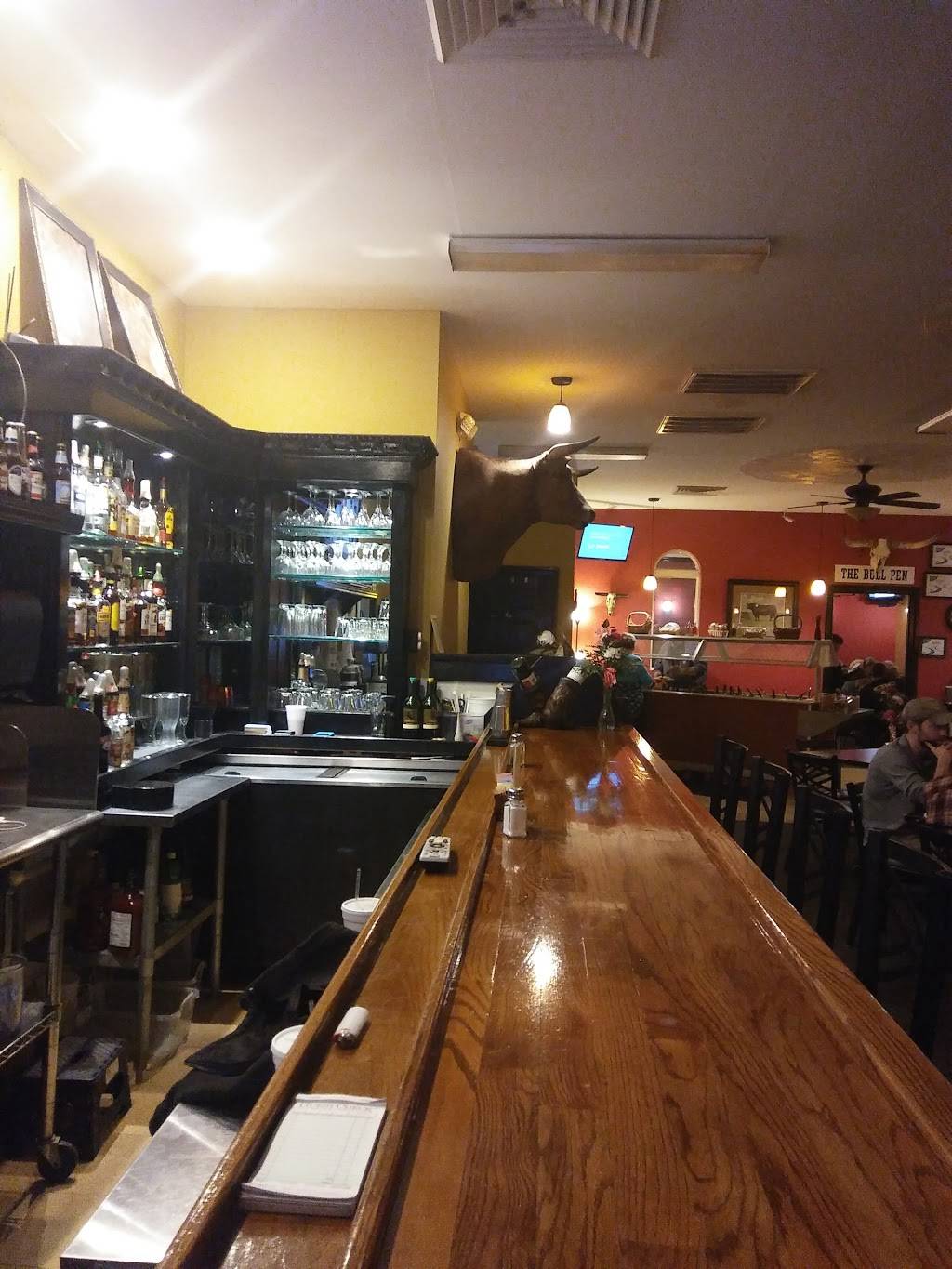 Johnny Bulls SteakHouse | restaurant | 32 Golden Leaf Dr, Louisburg, NC 27549, USA | 9194963800 OR +1 919-496-3800