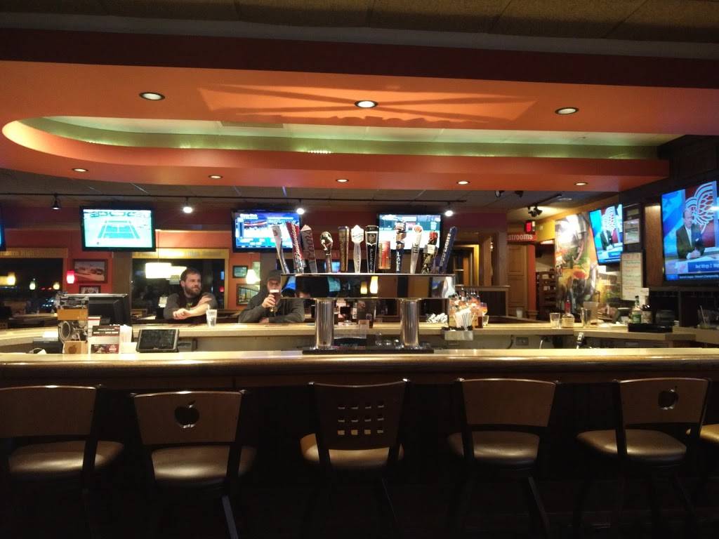 Applebees Grill + Bar | restaurant | 3250 Grand Ridge Dr NE, Grand Rapids, MI 49525, USA | 6163649492 OR +1 616-364-9492