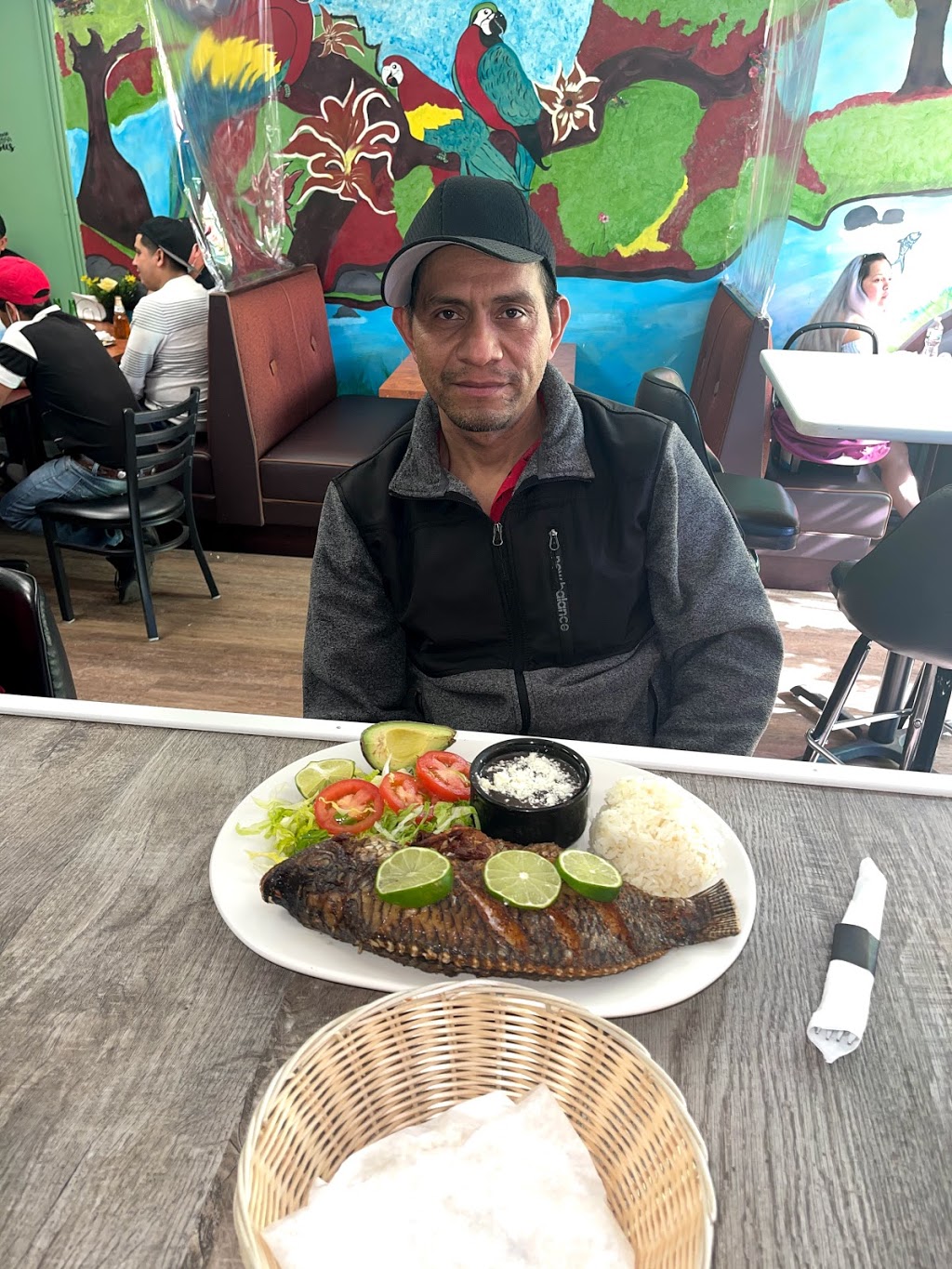 Petencito restaurant LLC | restaurant | 02863, Central Falls, RI 02863, USA | 4014104471 OR +1 401-410-4471