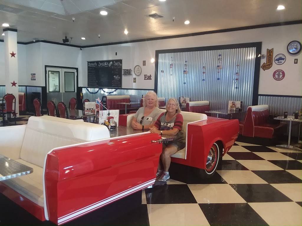 Traceys Diner | restaurant | 724 J St, Marysville, CA 95901, USA | 5309232567 OR +1 530-923-2567