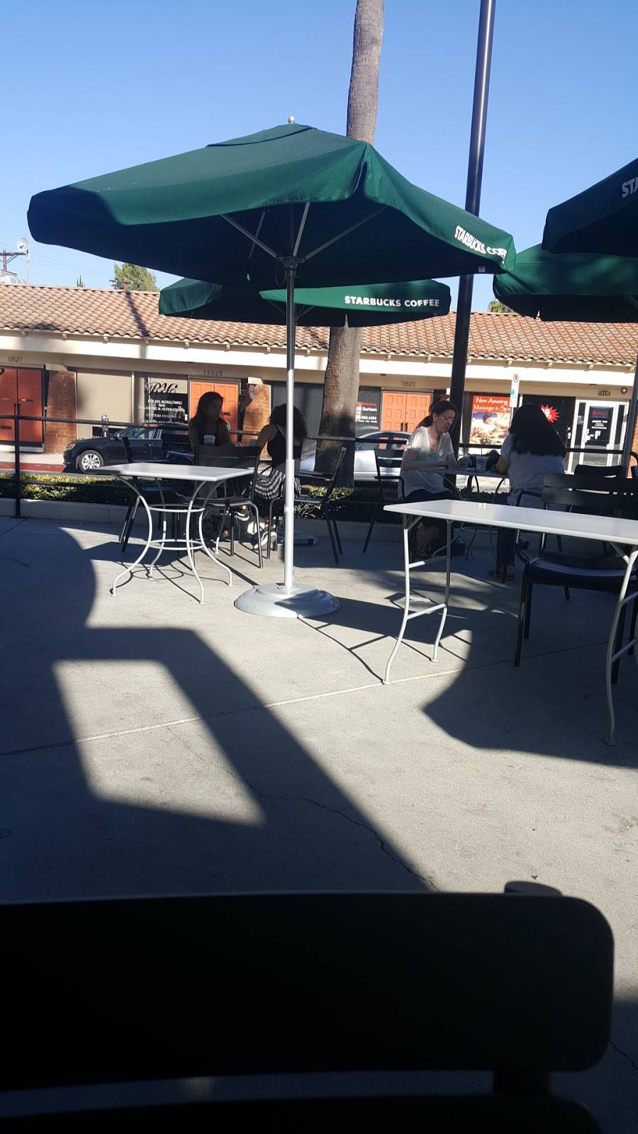 Starbucks | cafe | 13535 Ventura Blvd, Sherman Oaks, CA 91423, USA | 8189812843 OR +1 818-981-2843