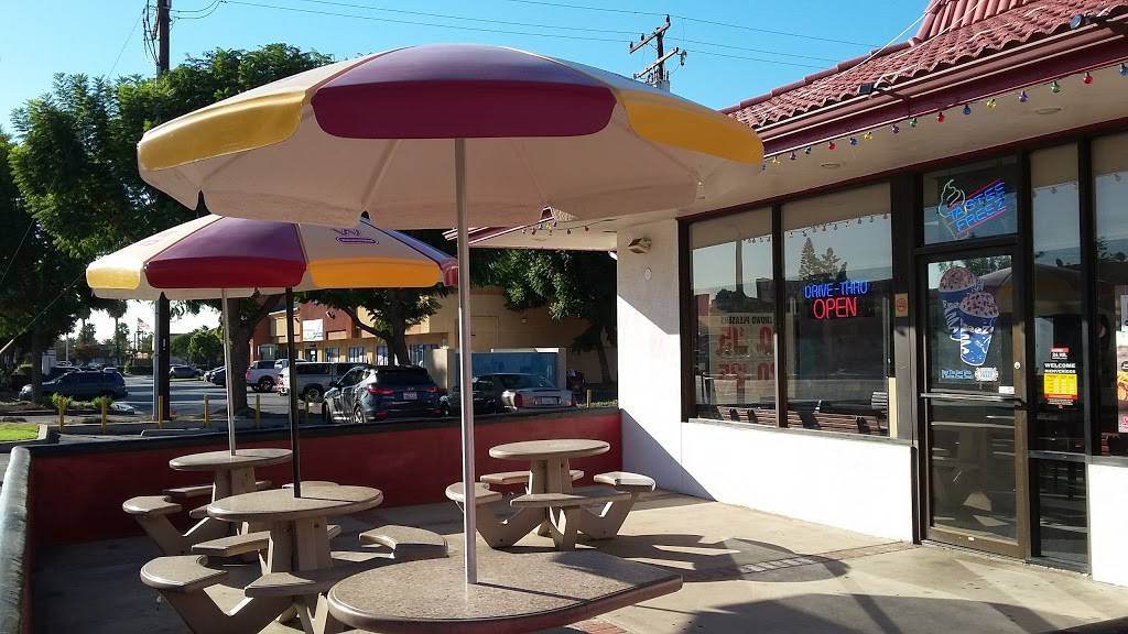 Wienerschnitzel | restaurant | 6131 Lincoln Ave, Buena Park, CA 90620, USA | 7149951681 OR +1 714-995-1681