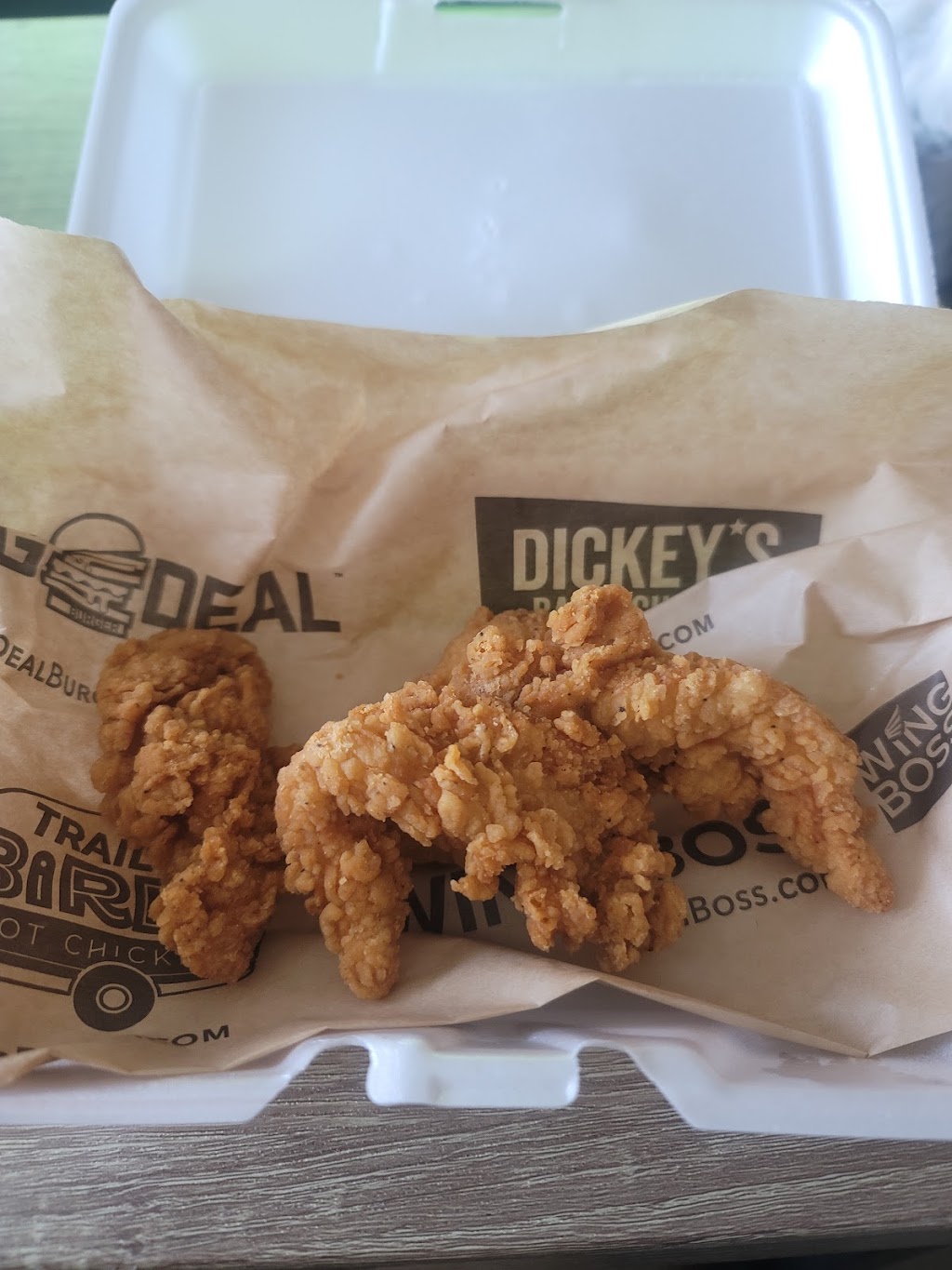 Trailer Birds | meal takeaway | 3765 Belt Line Rd, Addison, TX 75001, USA | 9729822404 OR +1 972-982-2404